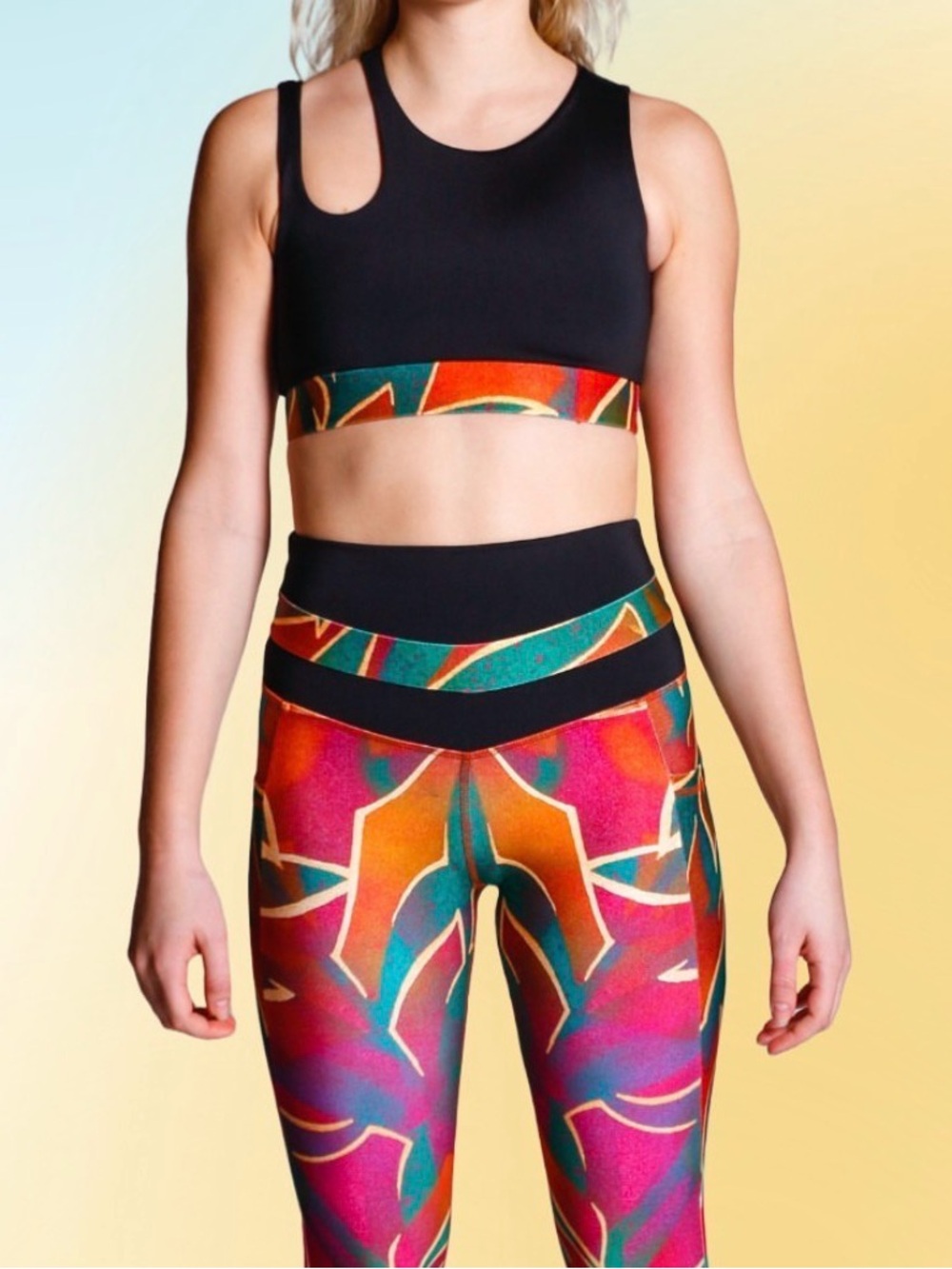 Brio Soul Chayle Women’s High-Waist abstract jungle Legging and sports bra set